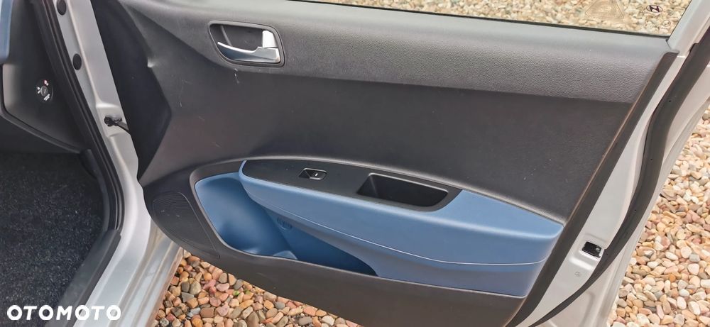 Hyundai i10 1.2 Fifa World Cup Edition - 15