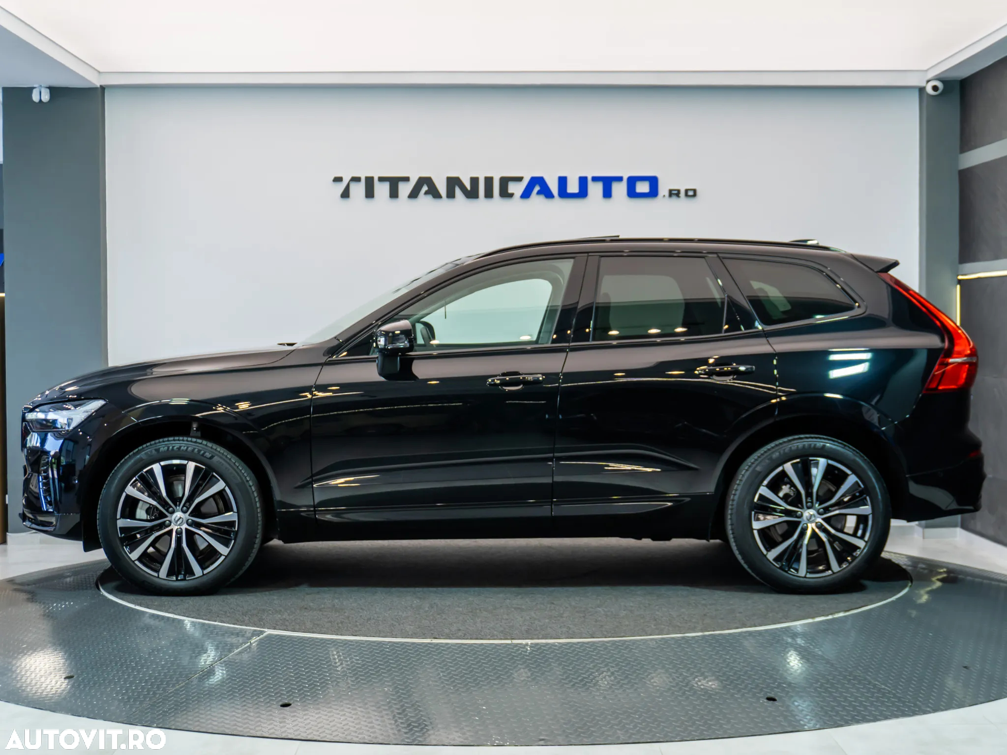 Volvo XC 60 B4 MHEV AT AWD Ultimate Dark - 5