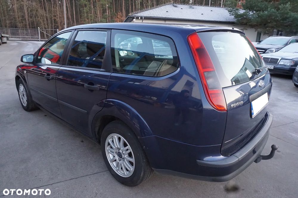 Ford Focus SW 1.6 TDCi DPF Ambiente - 3