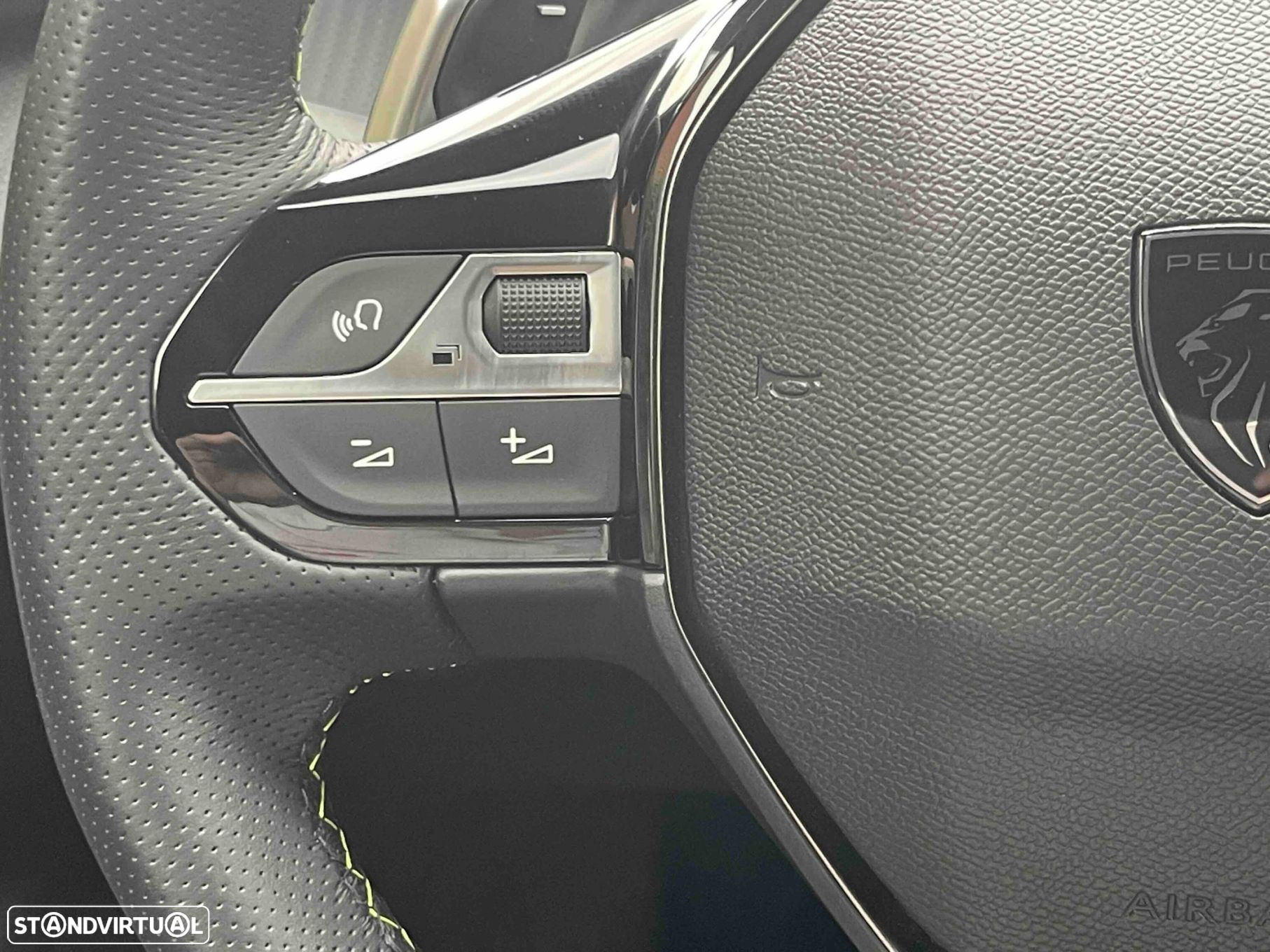 Peugeot 2008 1.2 PureTech GT EAT8 - 36