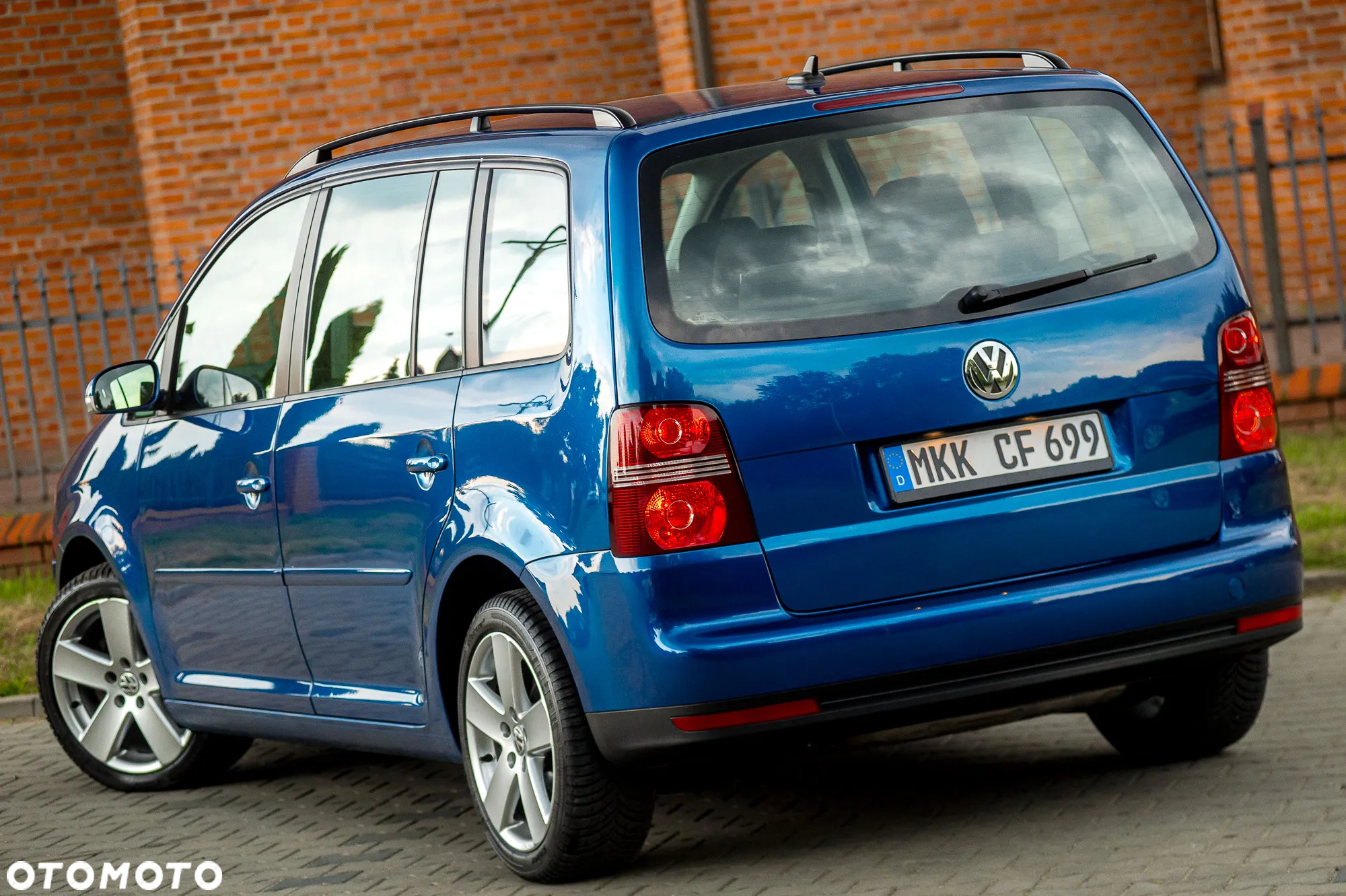 Volkswagen Touran 2.0 TDI DPF Highline - 11