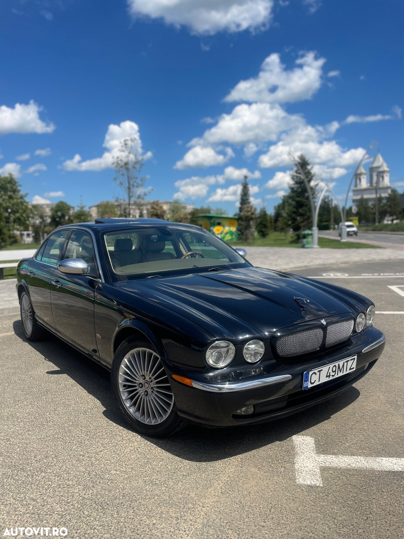Jaguar XJ - 10