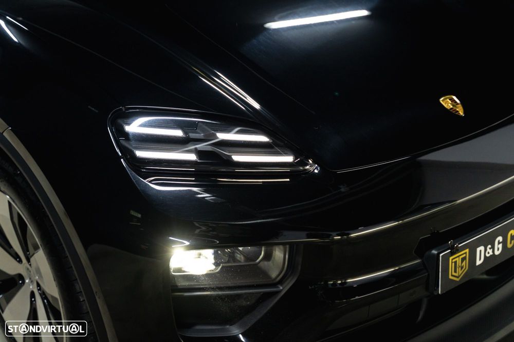 Porsche Macan Electric 4 - 22