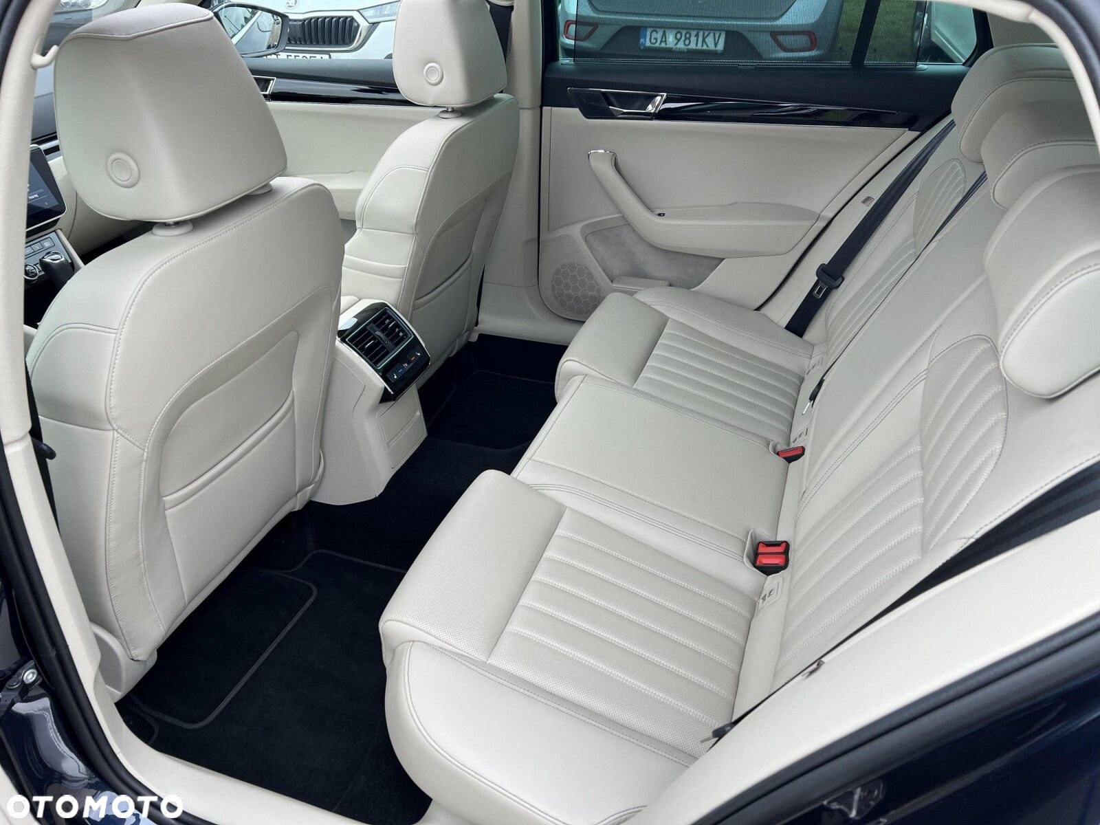 Skoda Superb 2.0 TSI 4x4 L&K DSG - 12