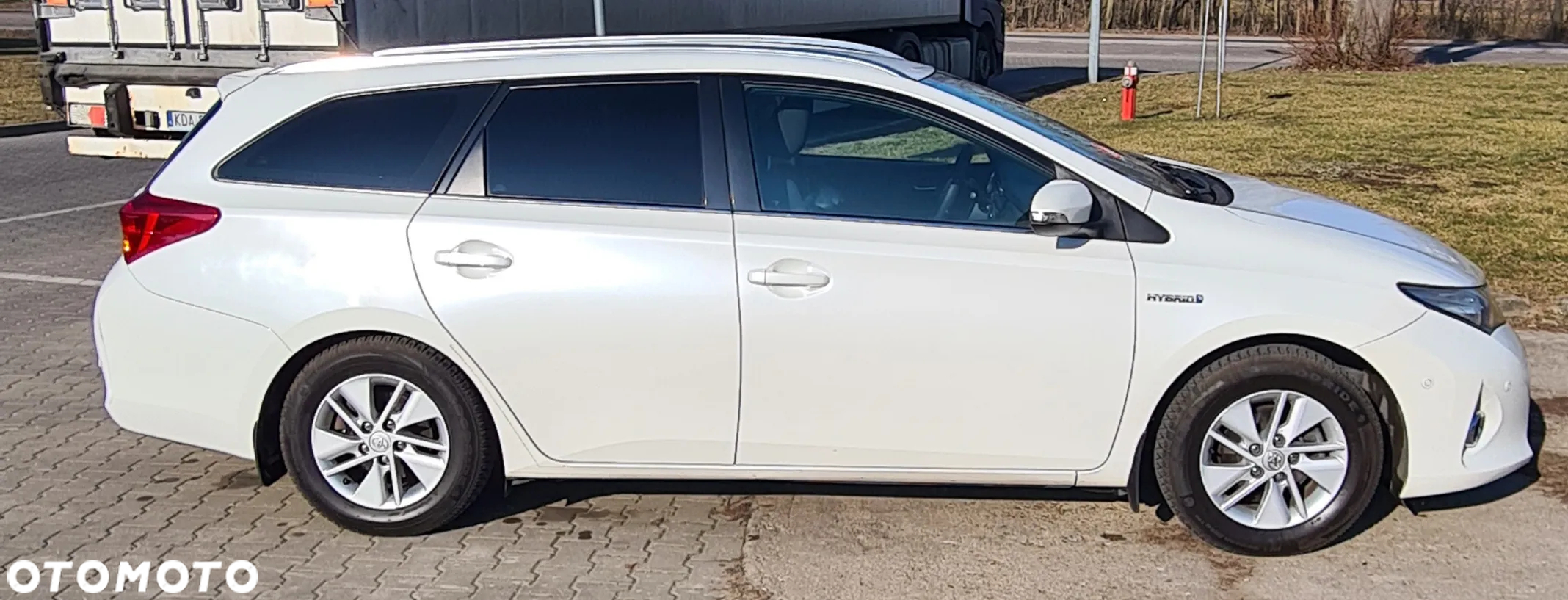 Toyota Auris Hybrid 135 Premium - 4