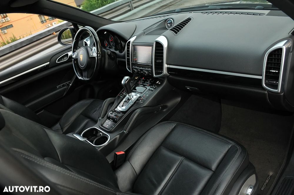 Porsche Cayenne Tiptronic S - 17