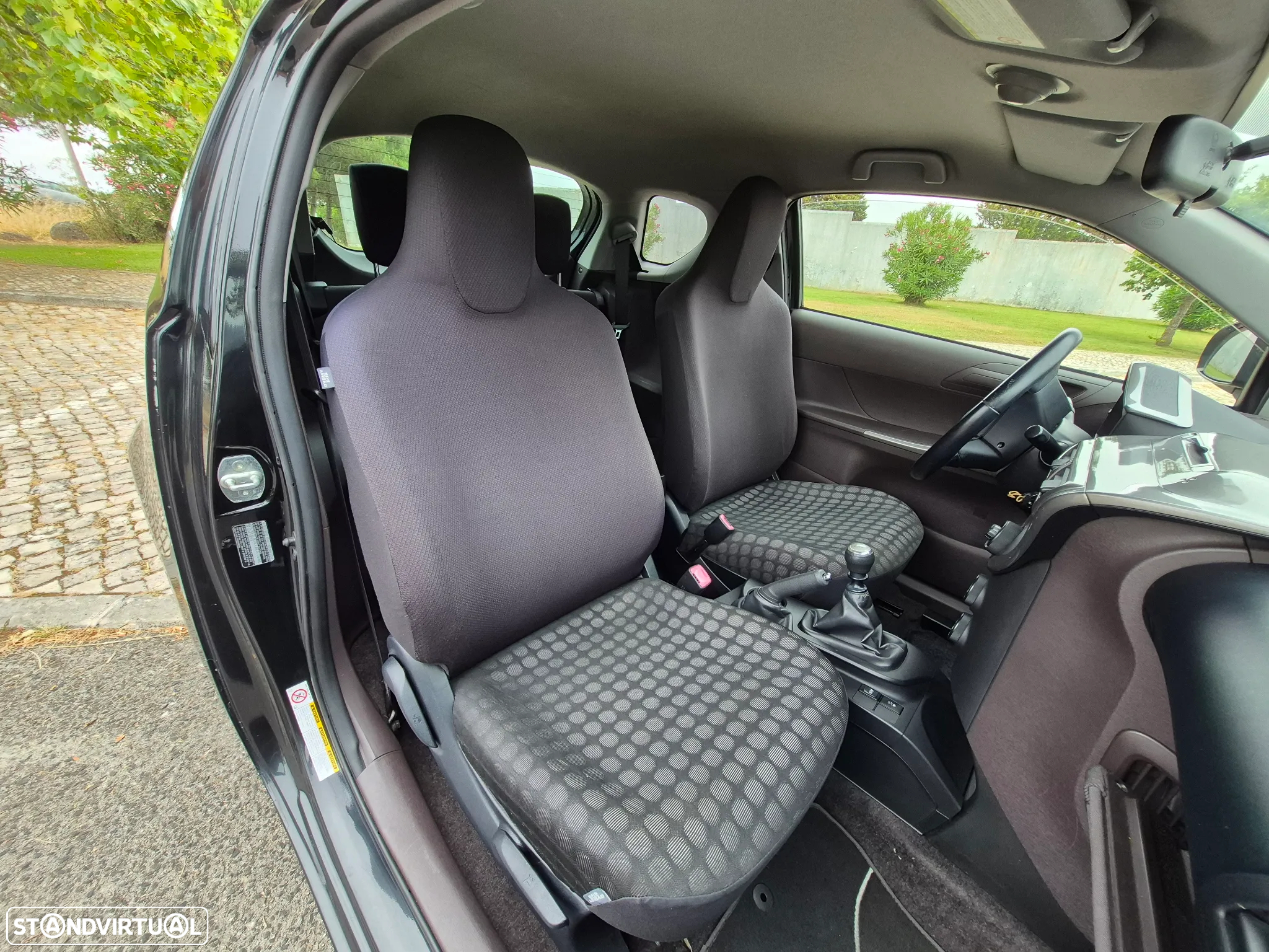 Toyota iQ 1.4 D-4D - 13