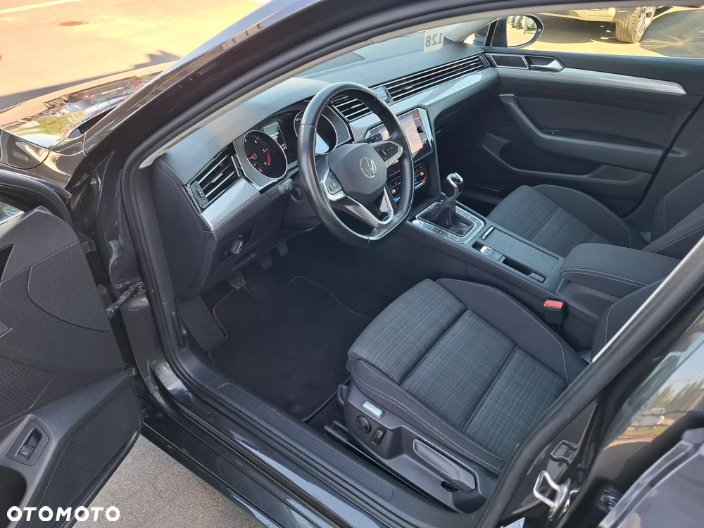 Volkswagen Passat 2.0 TDI EVO Business - 14