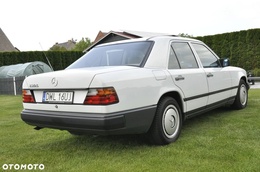 Mercedes-Benz W124 (1984-1993) - 14