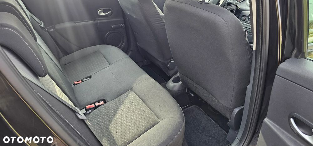 Renault Clio 1.2 16V 75 Dynamique - 20