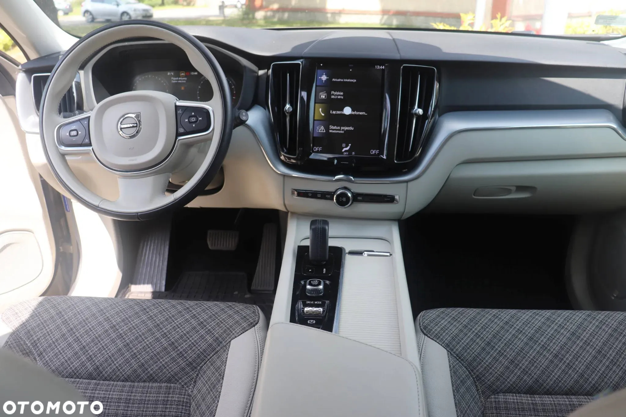 Volvo XC 60 T4 Momentum Pro - 15