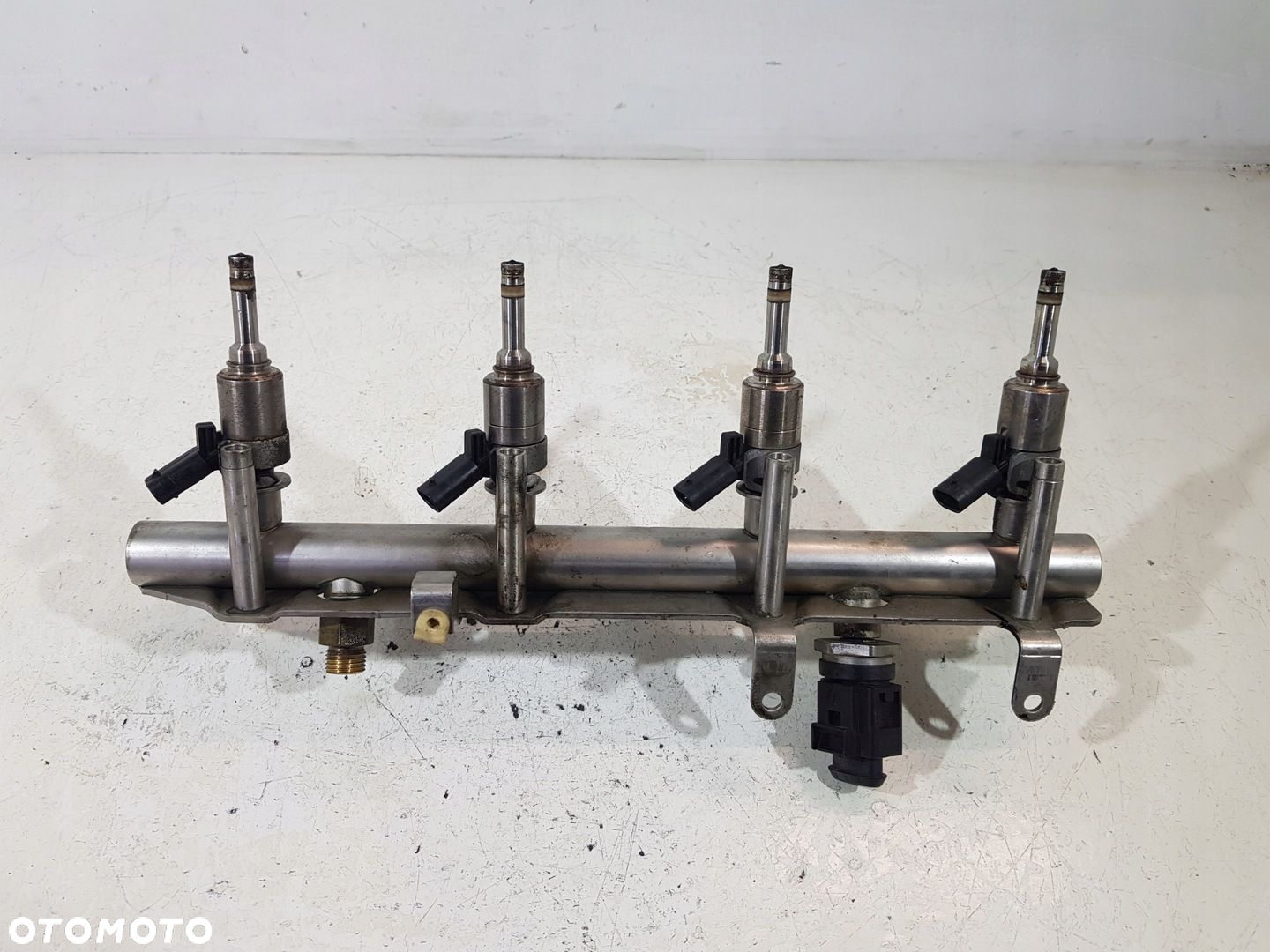 LISTWA WTRYSKOWA WTRYSKI 06J133317G VW AUDI SKODA 1.8 2.0 TFSI - 7