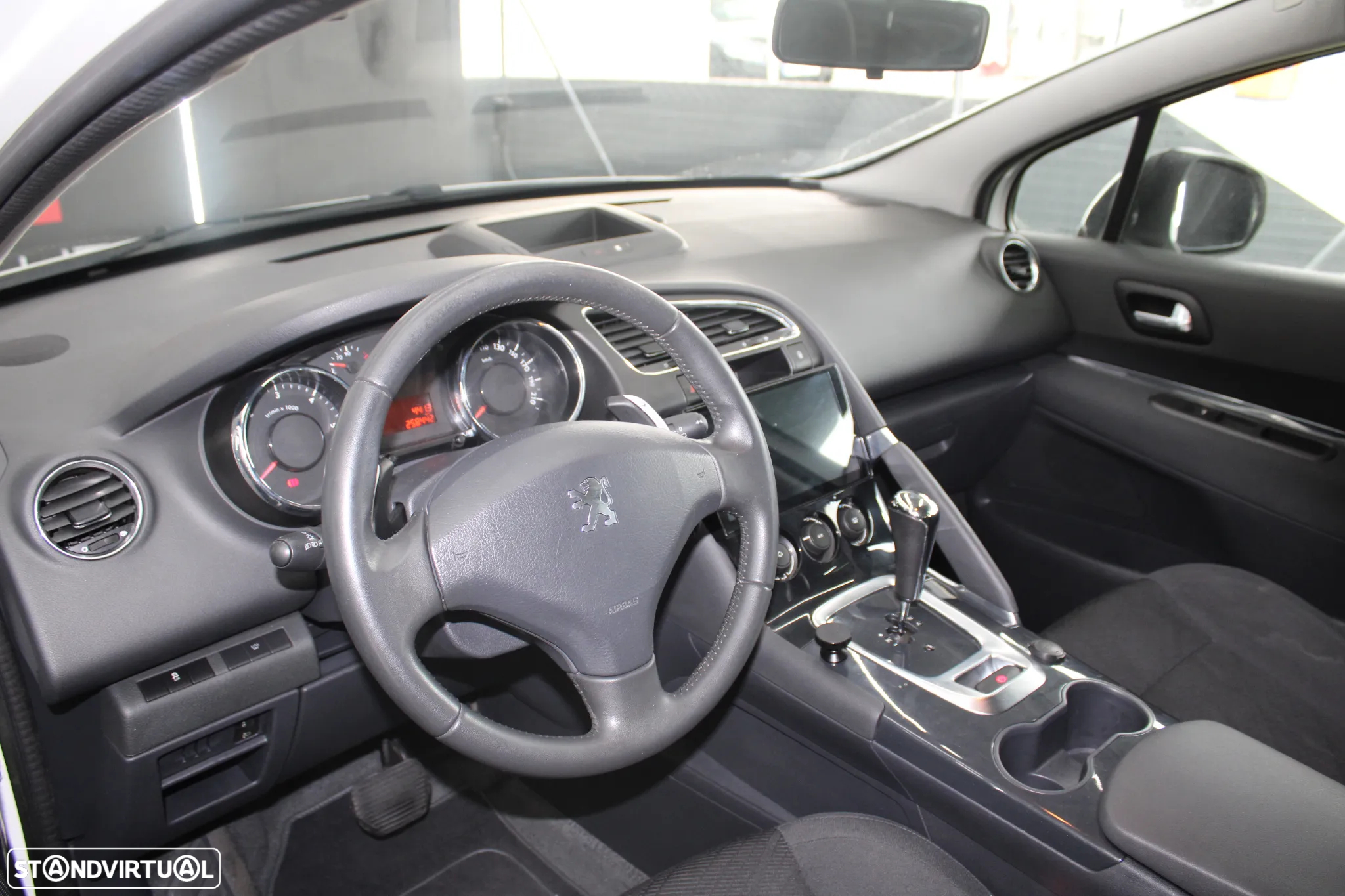 Peugeot 3008 1.6 e-HDi Active 2-Tronic - 12