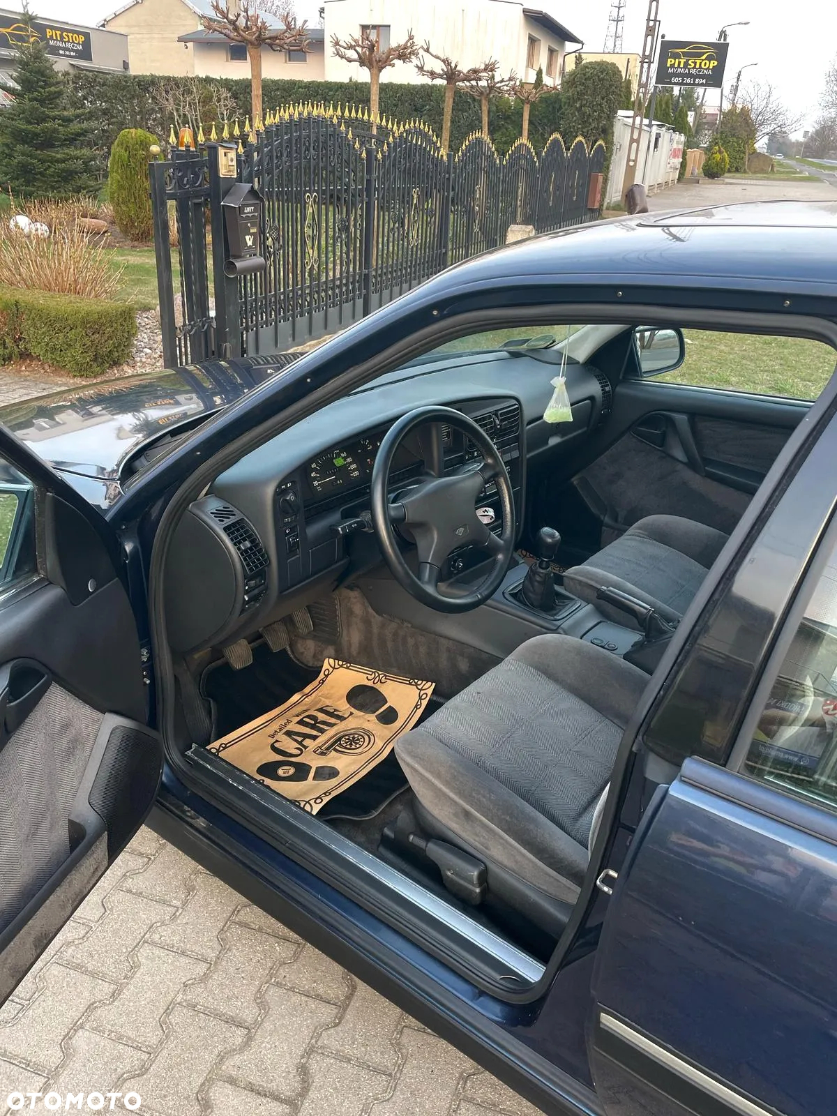 Opel Omega 1.8i LS - 9
