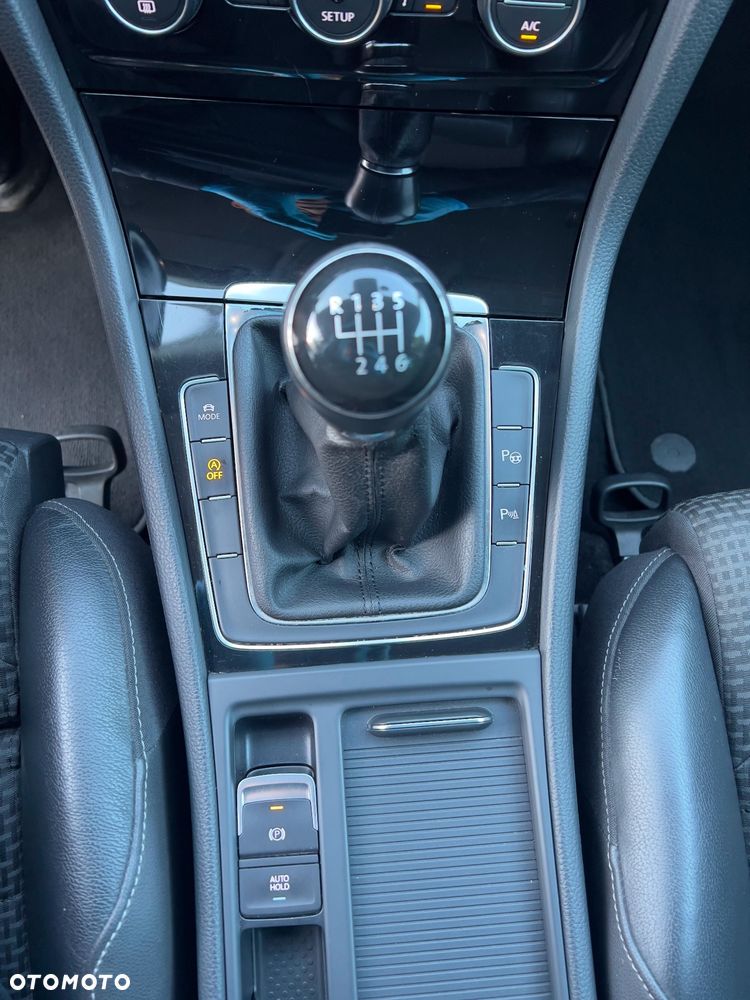 Volkswagen Golf - 31