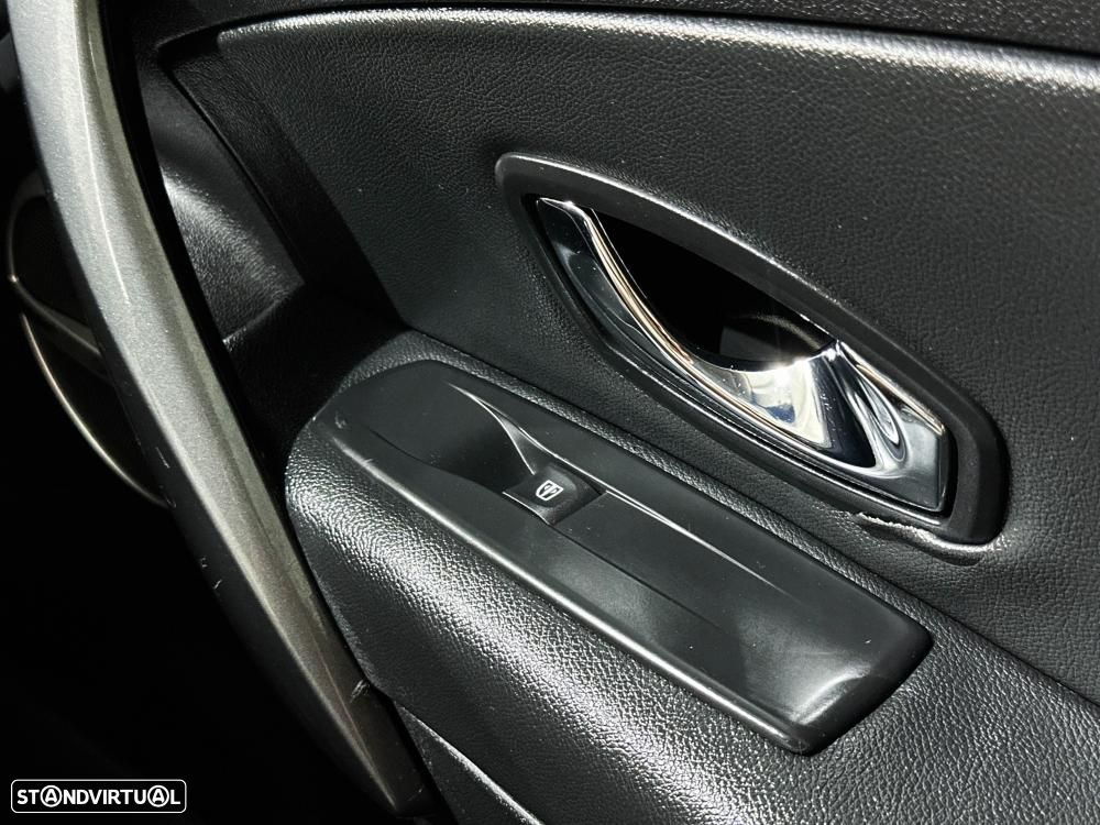 Renault Mégane Coupe 2.0 dCi Dyn. S - 31