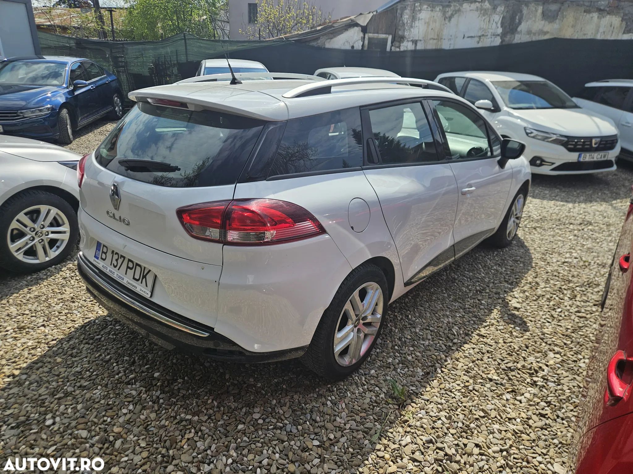 Renault Clio Estate TCe Zen - 1