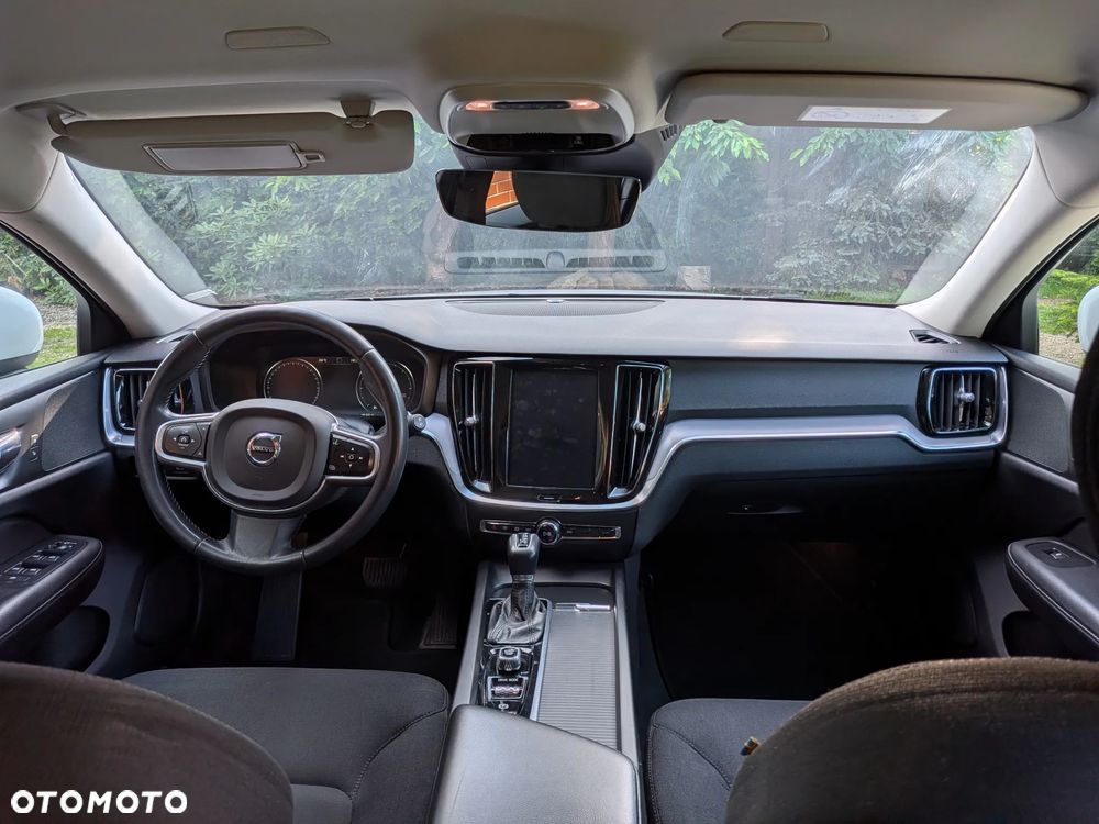 Volvo V60 D4 Momentum - 30