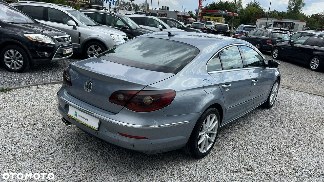 Volkswagen Passat CC - 11