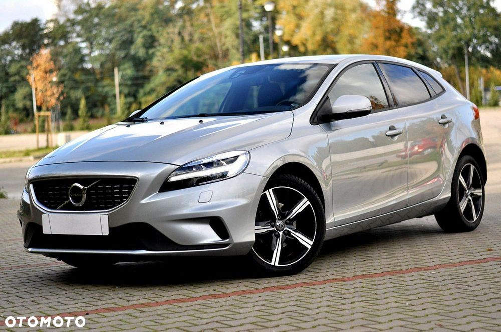 Volvo V40 D2 Drive-E R-Design Momentum