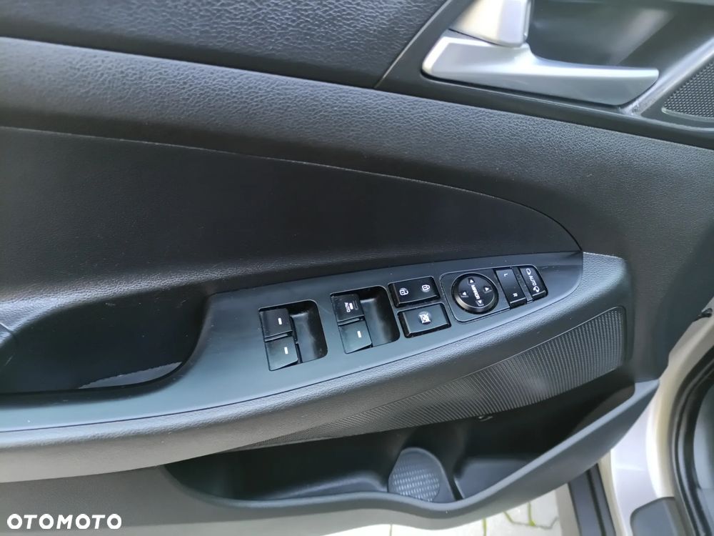 Hyundai Tucson blue 1.7 CRDi 2WD Style - 17