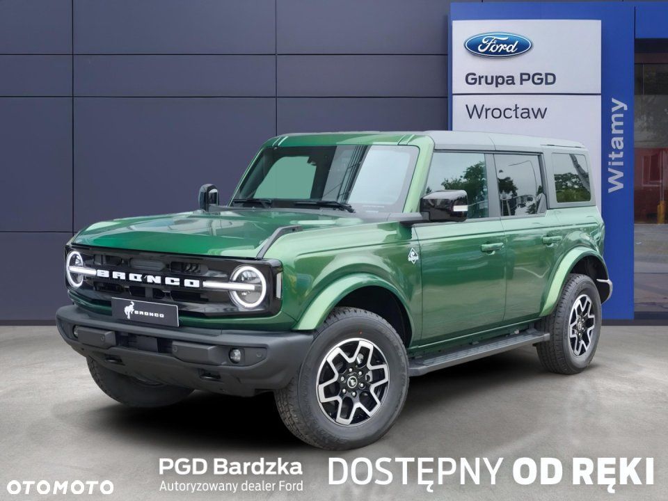 Ford Bronco - 1
