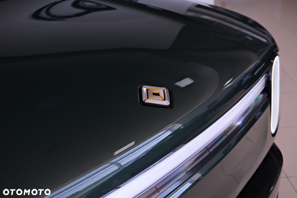 Rivian R1S - 4
