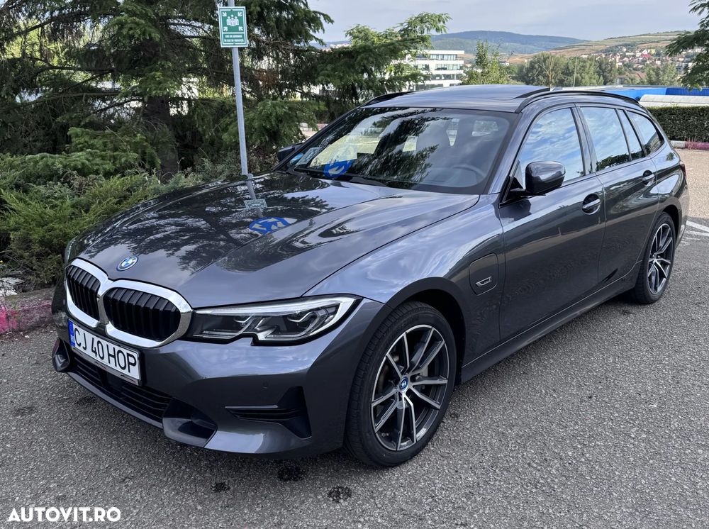 BMW Seria 3 330e xDrive Aut. Sport Line - 1