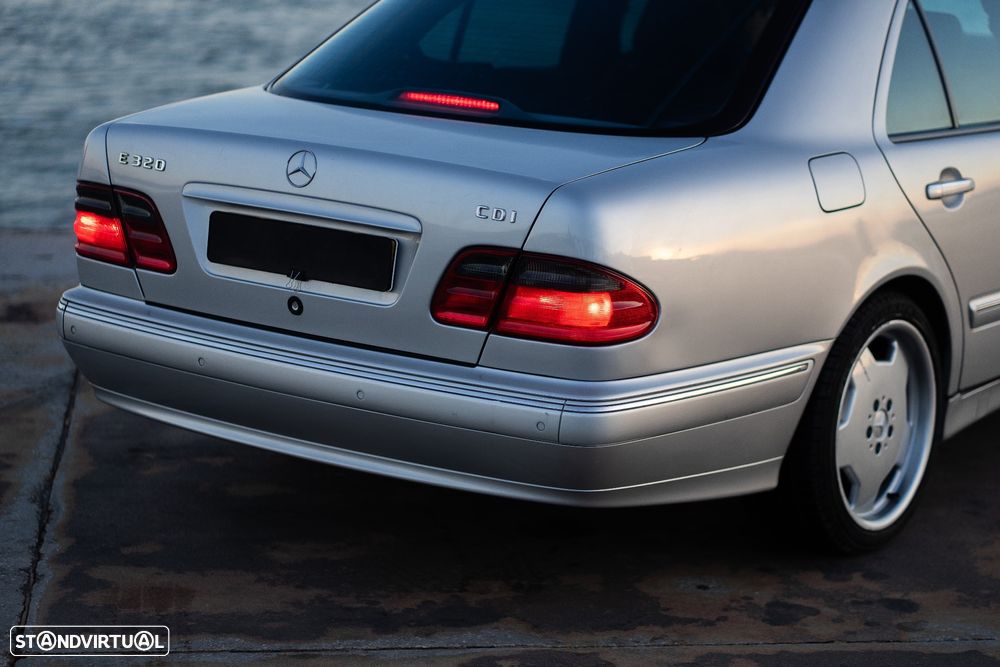 Mercedes-Benz E 320 - 23