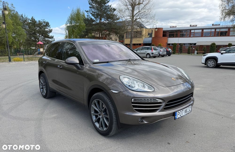 Porsche Cayenne - 2
