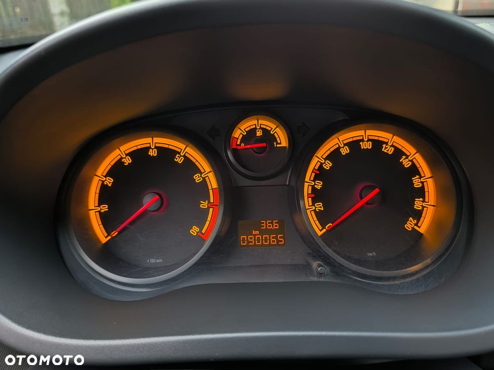 Opel Corsa 1.2 16V Essentia - 18