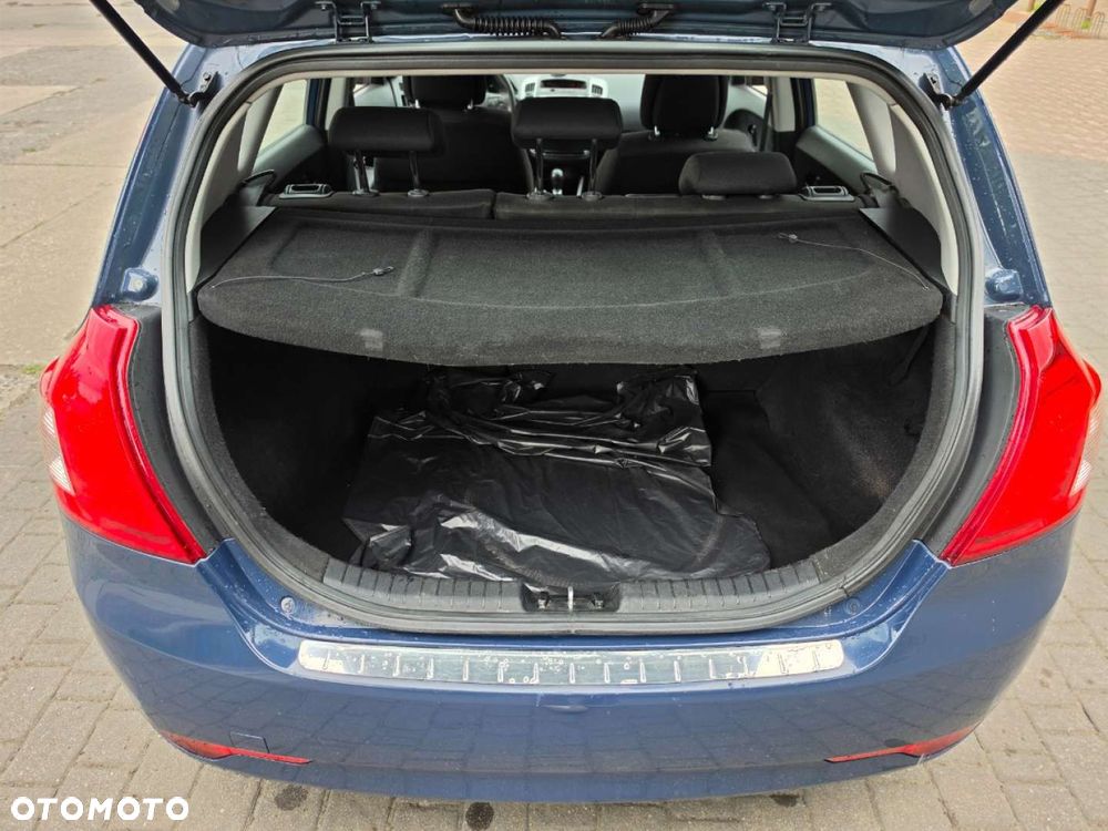 Kia Ceed - 30