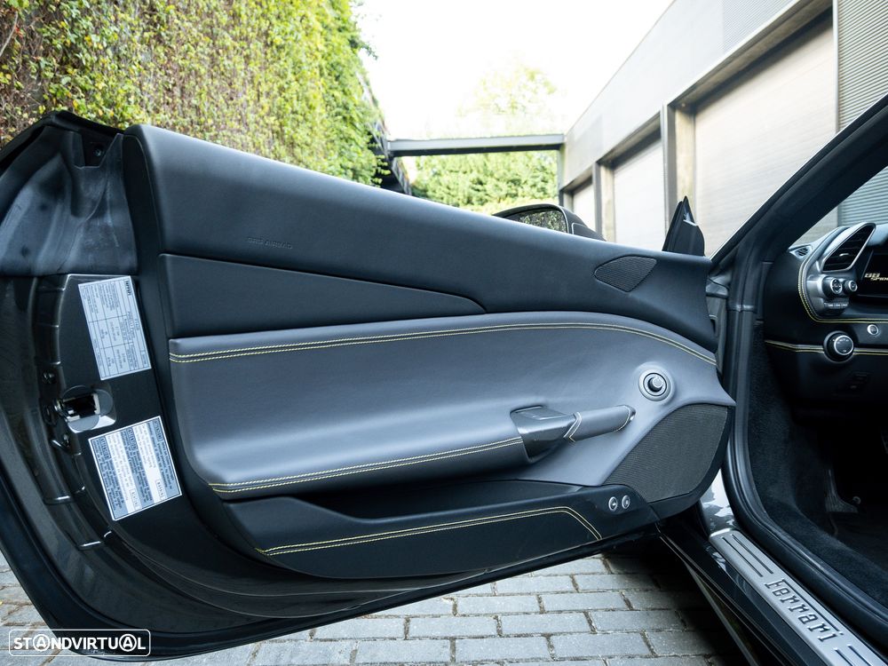 Ferrari 488 GTB Spider - 36