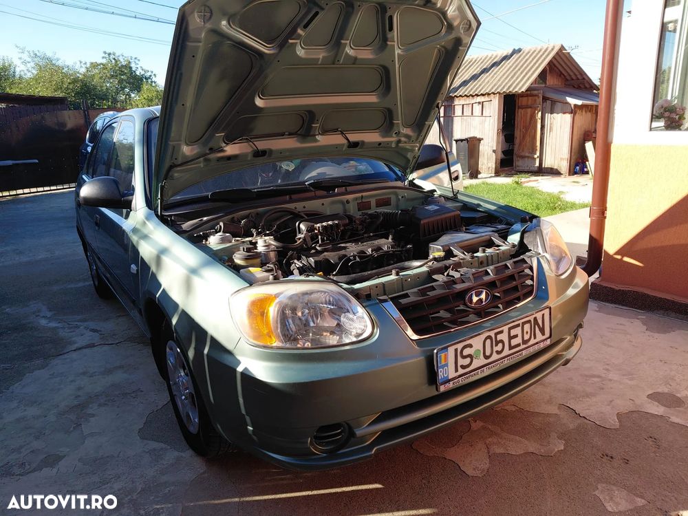 Hyundai Accent - 9