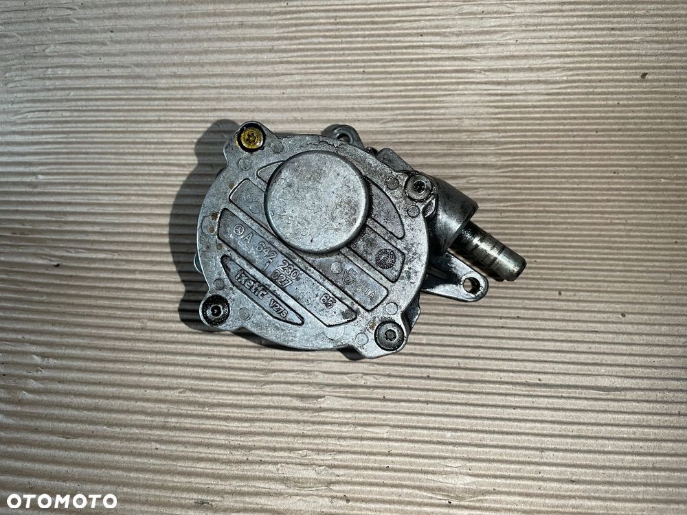 A6422300165 Pompa podciśnienia vacum Mercedes ml w164 r w251 - 1