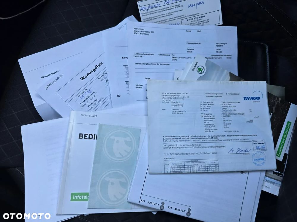 Skoda Superb 2.0 TDI DSG Ambition - 38