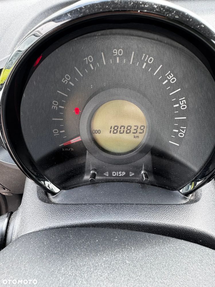 Toyota Aygo x-play touch - 12