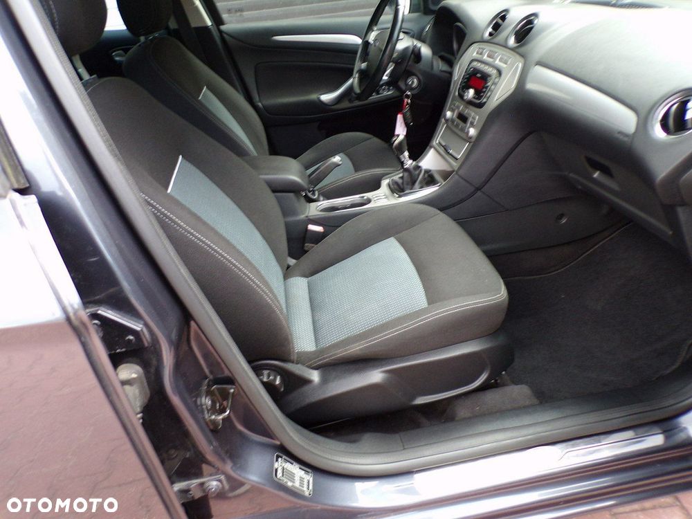 Ford Mondeo - 25