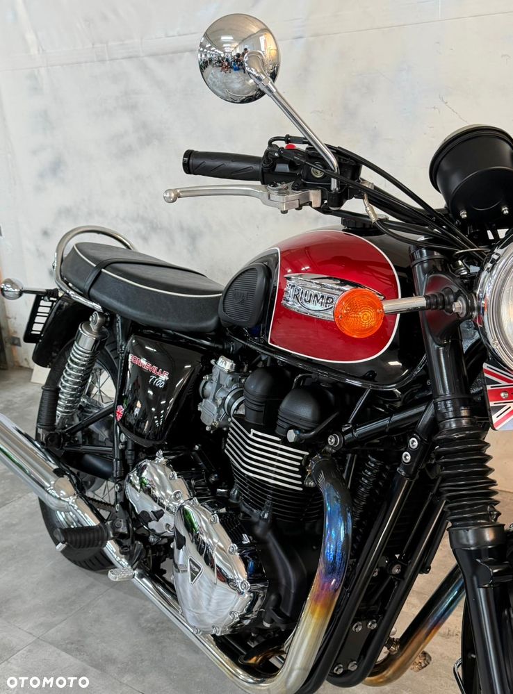 Triumph Bonneville - 18