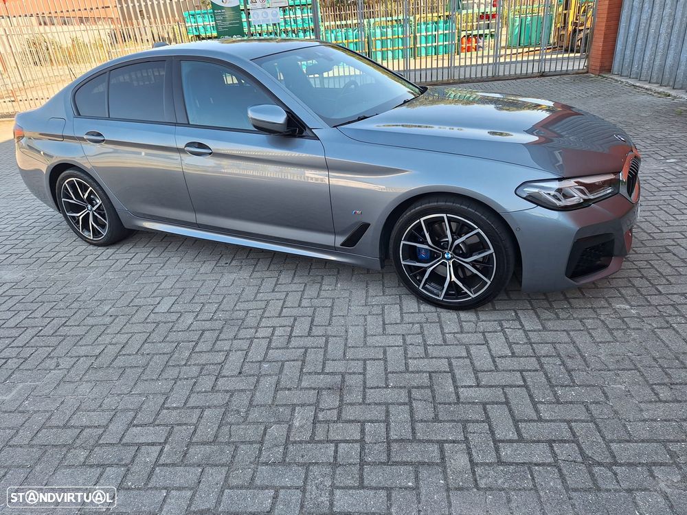 BMW 530 e Pack 50 anos M - 40
