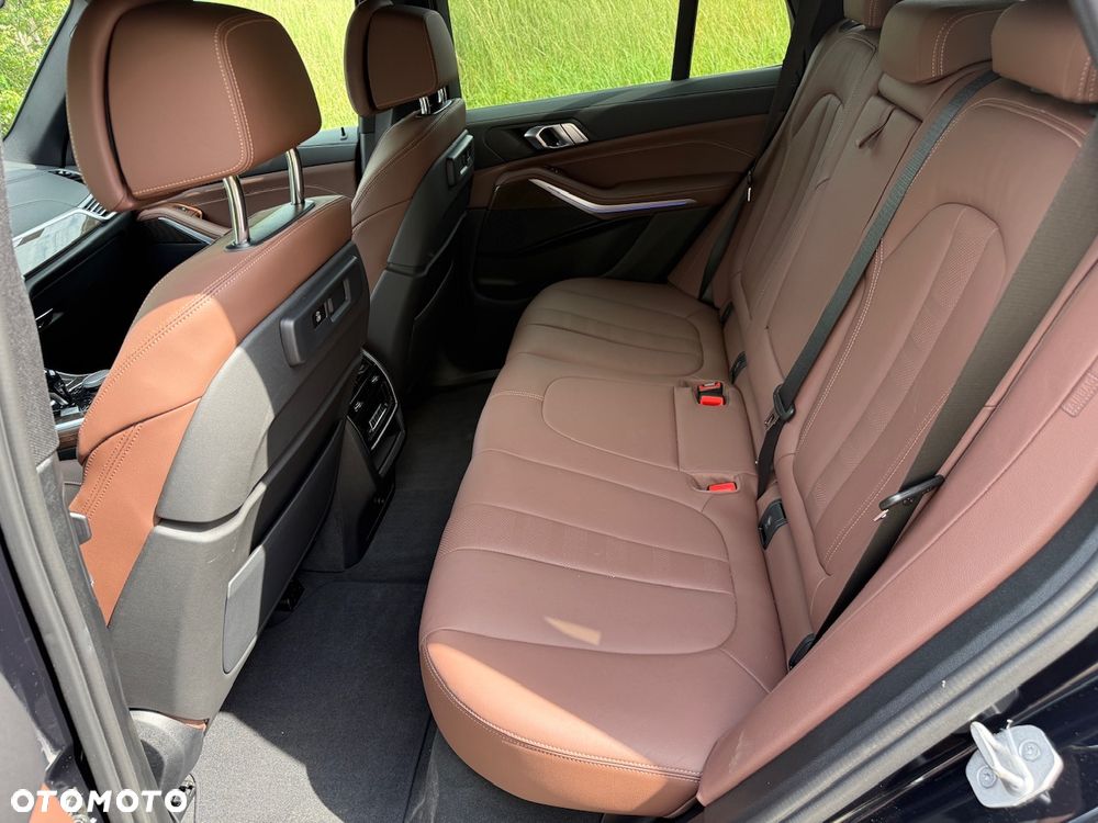 BMW X5 xDrive40i - 16