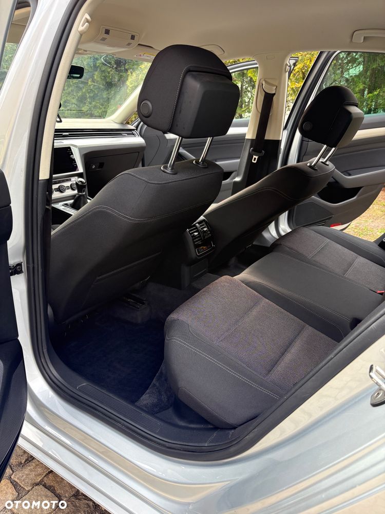 Volkswagen Passat 2.0 TDI SCR Comfortline - 7