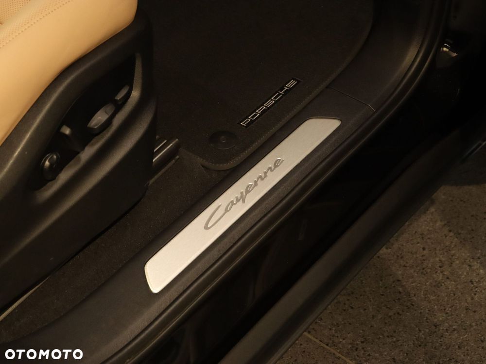 Porsche Cayenne Standard - 34