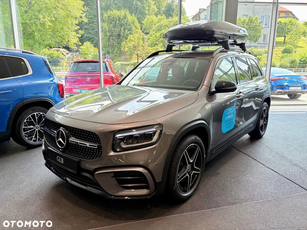 Mercedes-Benz GLB 200 mHEV AMG Line 7G-DCT - 1