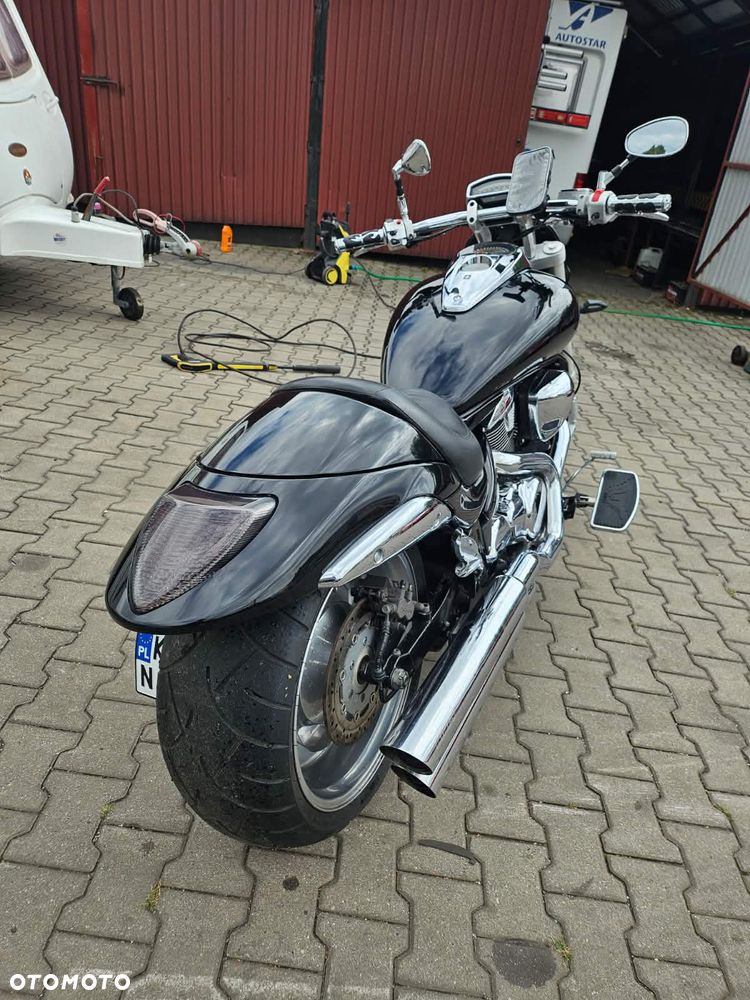Suzuki Intruder - 4