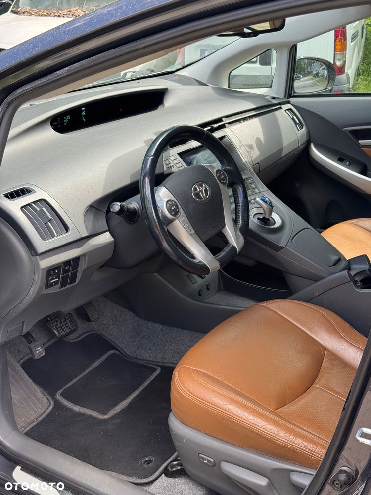 Toyota Prius - 15
