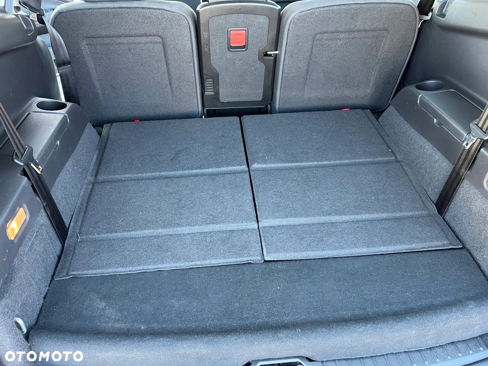 Ford Grand C-MAX - 27