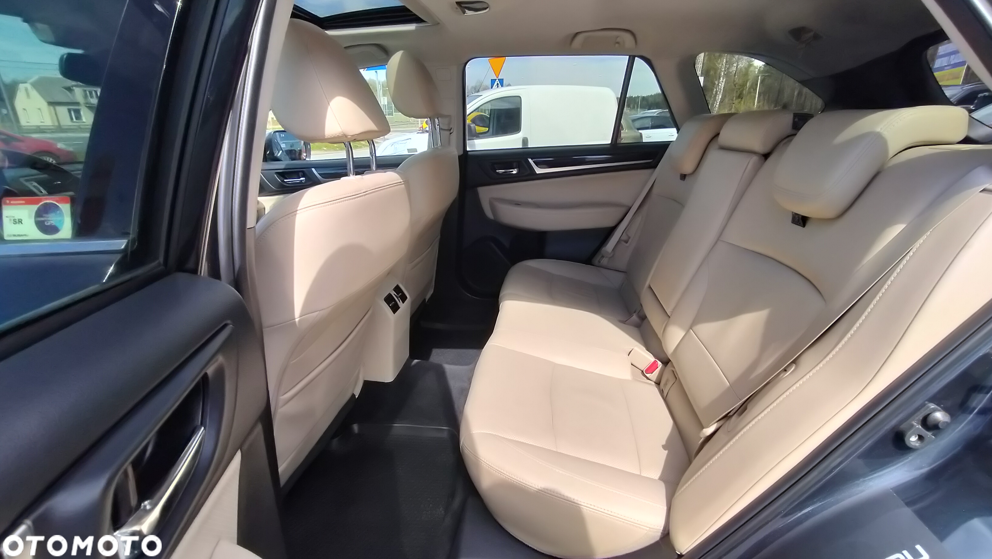 Subaru Outback 2.0D Exclusive Lineartronic - 25