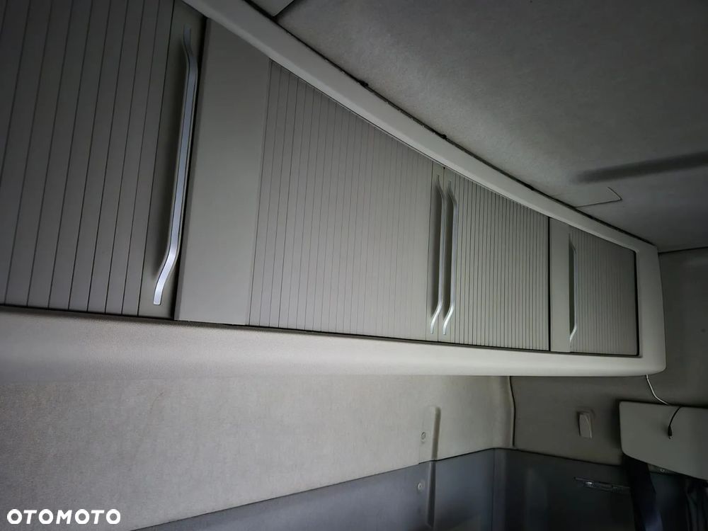 Volvo FH GLOBETROTTER - 29