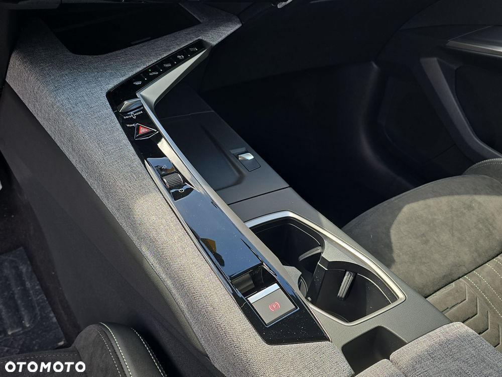 Peugeot 3008 1.2 PureTech mHEV GT E-DCS6 - 20